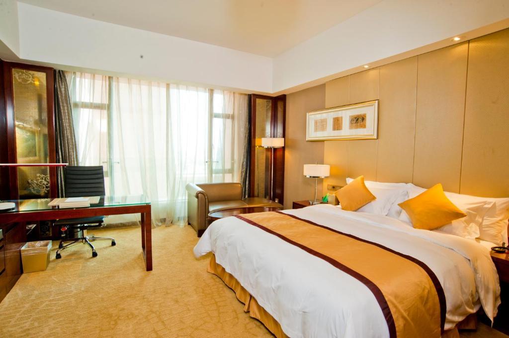 Sovereign Hotel Zhanjiang Zimmer foto