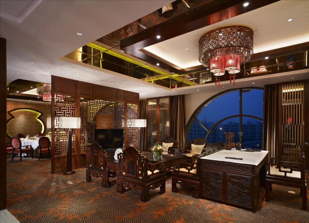 Sovereign Hotel Zhanjiang Exterior foto