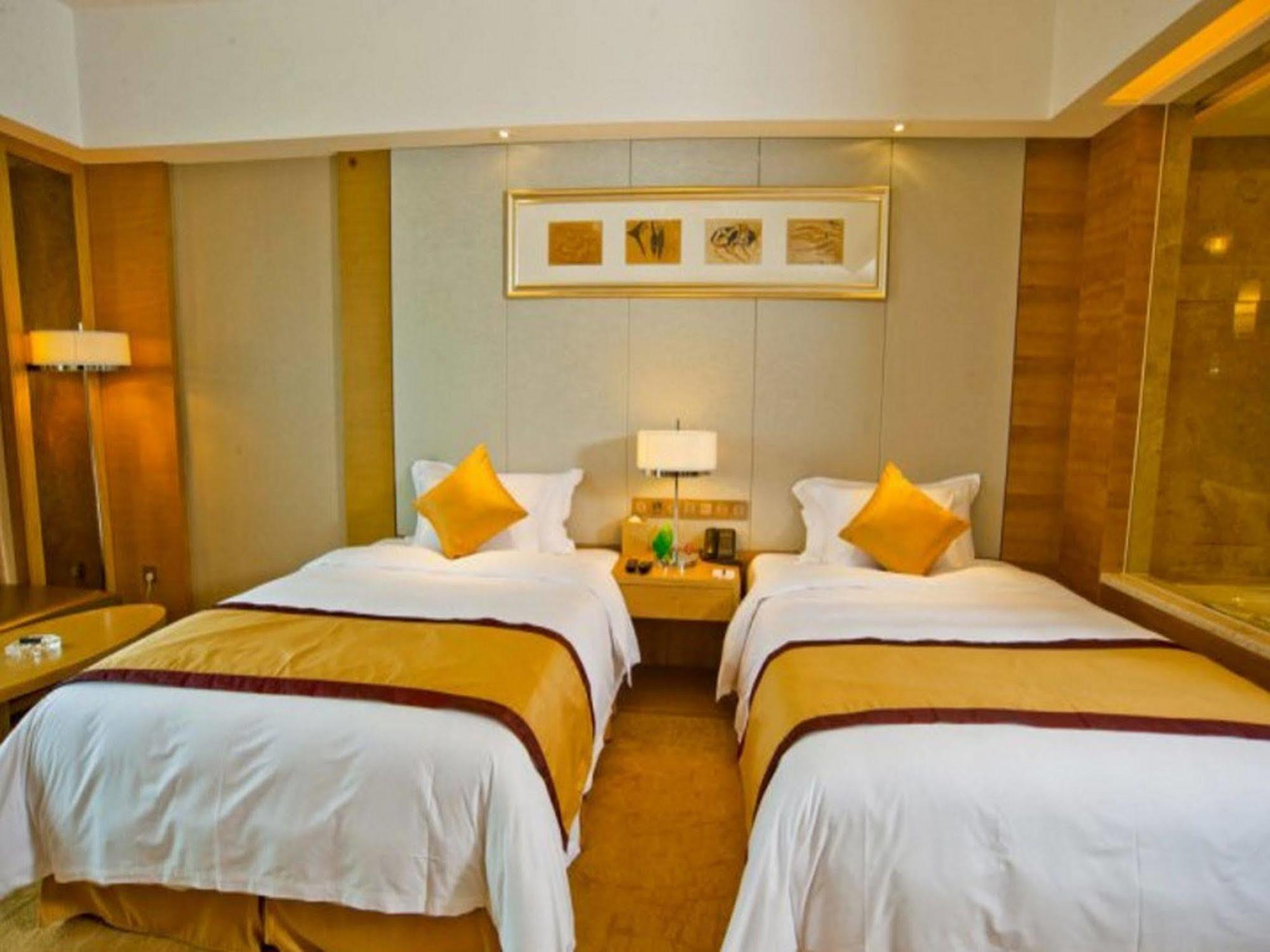 Sovereign Hotel Zhanjiang Exterior foto