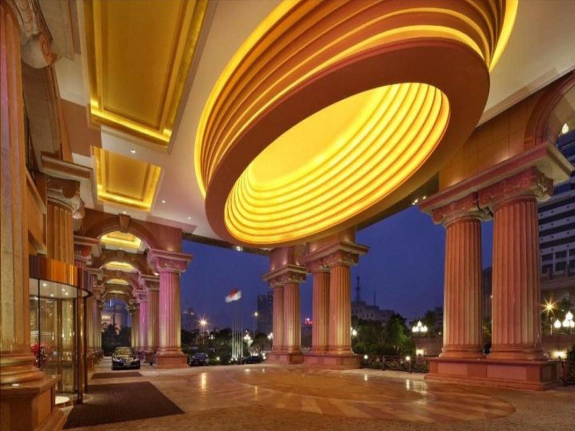 Sovereign Hotel Zhanjiang Exterior foto